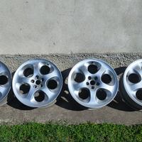 Cerchi in lega Alfa R17