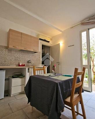 5 LOCALI A LEVERANO