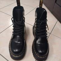 Dr. Martens 