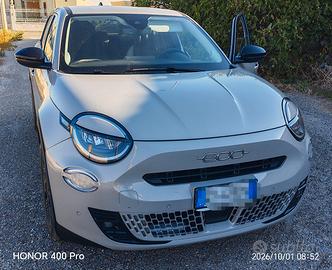 Fiat 600 Hybrid La Prima – Automatico –