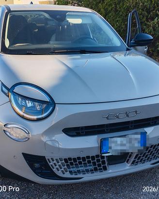 Fiat 600 Hybrid La Prima – Automatico –