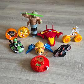 Lotto personaggi gadget Yoda Mario Sonic e altri
