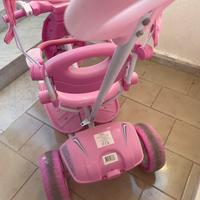 Triciclo vespa rosa