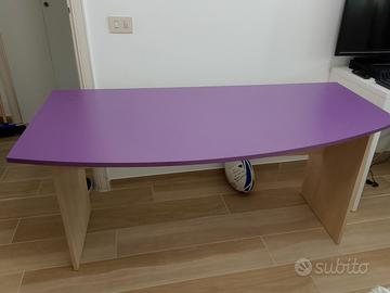 solida scrivania  misure 150 *70 cm
