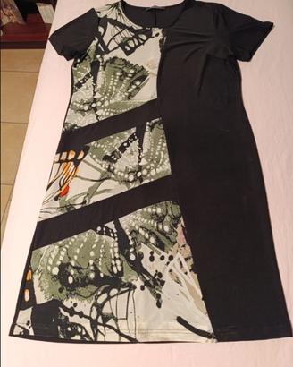 Vestito da donna con motivi fiori