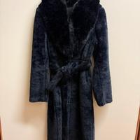 Cappotto in pelliccia nero
