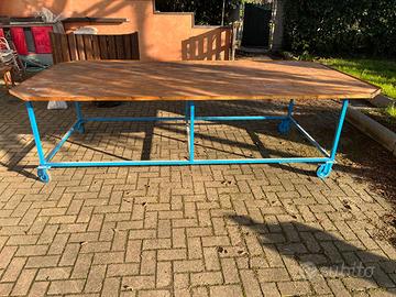 Carrello con pianale