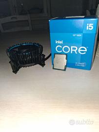 Intel i5-12400F 2,5 GHz LGA 1700 + Stock cooler