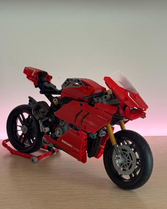 Lego 42017 Ducati Panigale V4 R 42107 Technic