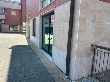 LOCALE COMMERCIALE