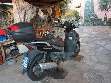 Scooter 150 suzuki