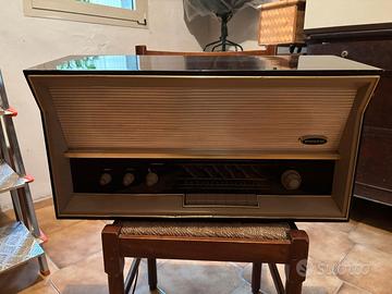 Radio d'epoca a valvole Philco Crosby