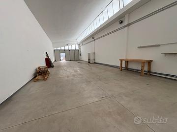 Magazzino ad arezzo laboratorio capannone uffici