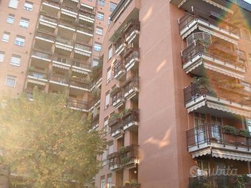 Grande monolocale arredato