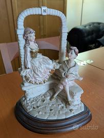 Statuina decorativa in stile Capodimonte