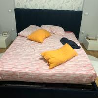 Letto Matrimoniale contenitore in velluto blu