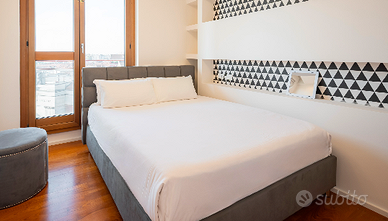 Letto matrimoniale completo con materasso e testie