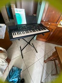 pianola yamaha psr-410