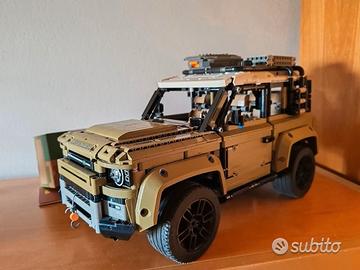 LEGO TECHNIC 42110 DEFENDER LAND ROVER
