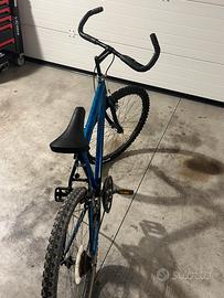 bicicletta mtb muscolare