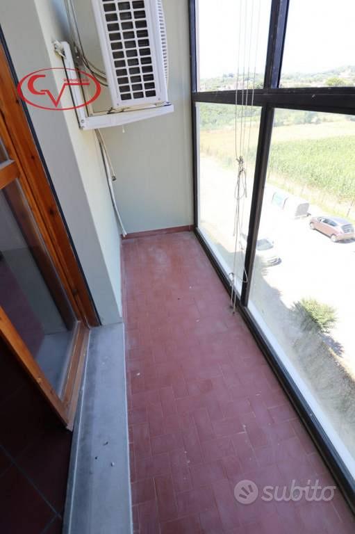 Appartamento di 110 m² con 5 locali e box auto a M - Altro