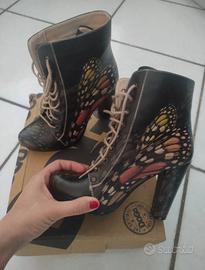 Stivaletti di cuoio dipinti a mano