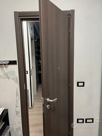 4 Porte da interno in legno  usate. Anta 210x70.