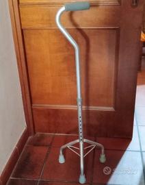 Bastone treppiedi anziani