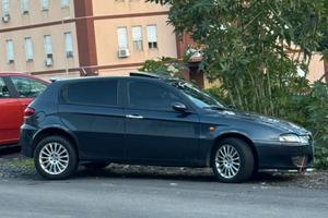 alfa 147 1:6 BENZINA