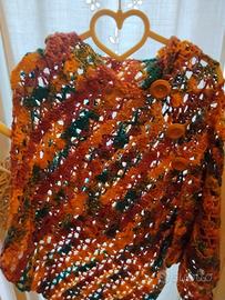 Poncho stile Missoni realizzato all'uncinetto