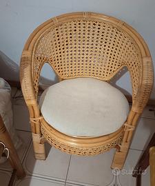 sedia poltroncina in vimini e cuscino