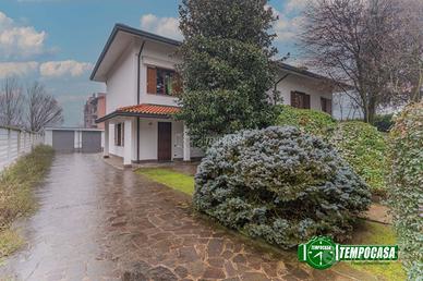 Villa a Ossona Via Alessandro Volta 6 locali