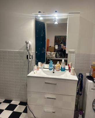 Mobile bagno completo con specchio e illuminazione