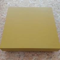 Tavolino basso quadrato con ruote