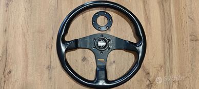 Volante MOMO corse