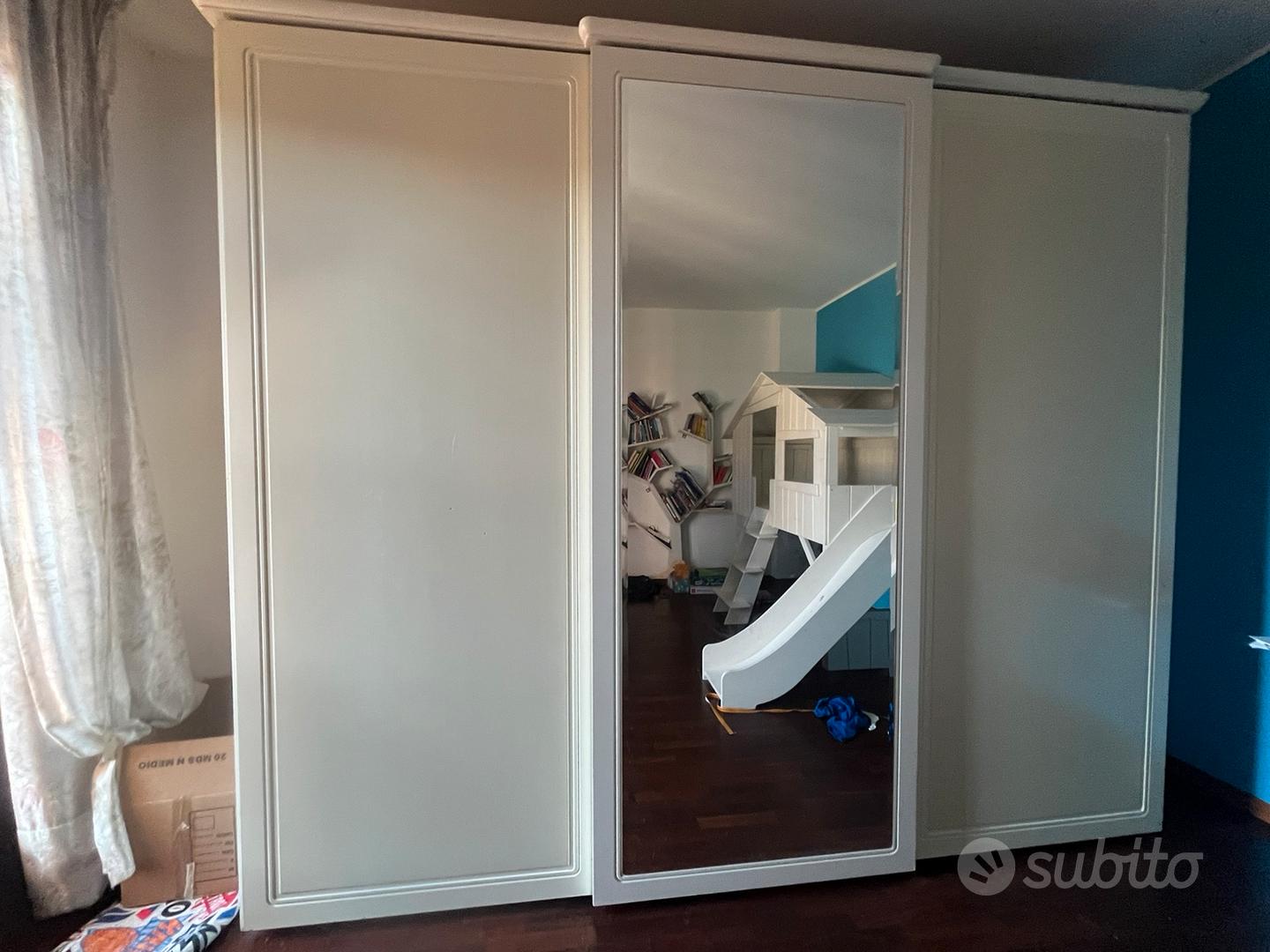 Armadio bianco in tamburato ante scorrevoli Arredamento e