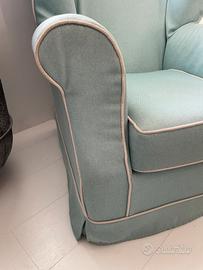 Due divani e due poltrone