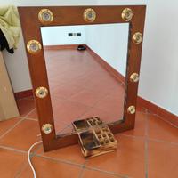 Specchiera per trucco 