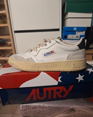 Autry 42