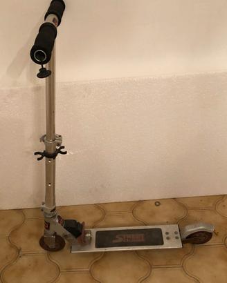 monopattino a spinta per ragazzini