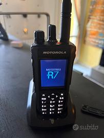 Radio  MOTOROLA R7 walkie talkie