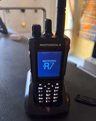 Radio  MOTOROLA R7 walkie talkie