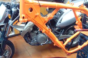 KTM Asi rifatta. KTM Lc4 400 Supercompet