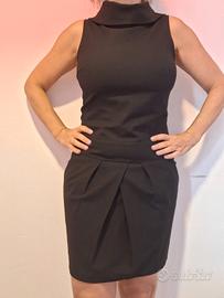 Vestito nero corto con tasche