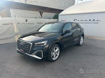 AUDI Q2 35 TFSI S tronic Identity Black