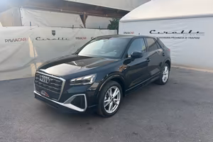 AUDI Q2 35 TFSI S tronic Identity Black