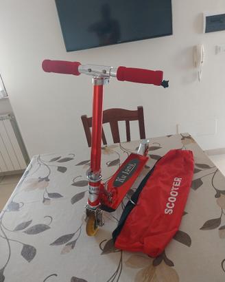 Monopattino per bambino.