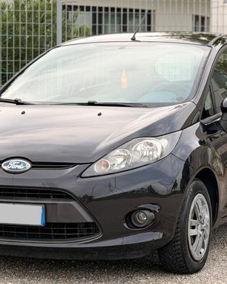 Ford Fiesta 1.4 5 porte Bz.- GPL Titanium
