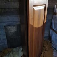 Pensile da cucina in legno a triangolo