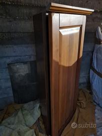 Pensile da cucina in legno a triangolo